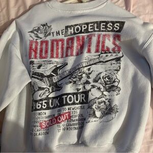 2/25$🍓⭐️ Ardene White and red Graphic Crew Neck Sweater